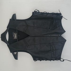 Men's Black Leather Vest with Side Lacing!
Brand New & and ready for Christmas 🎄